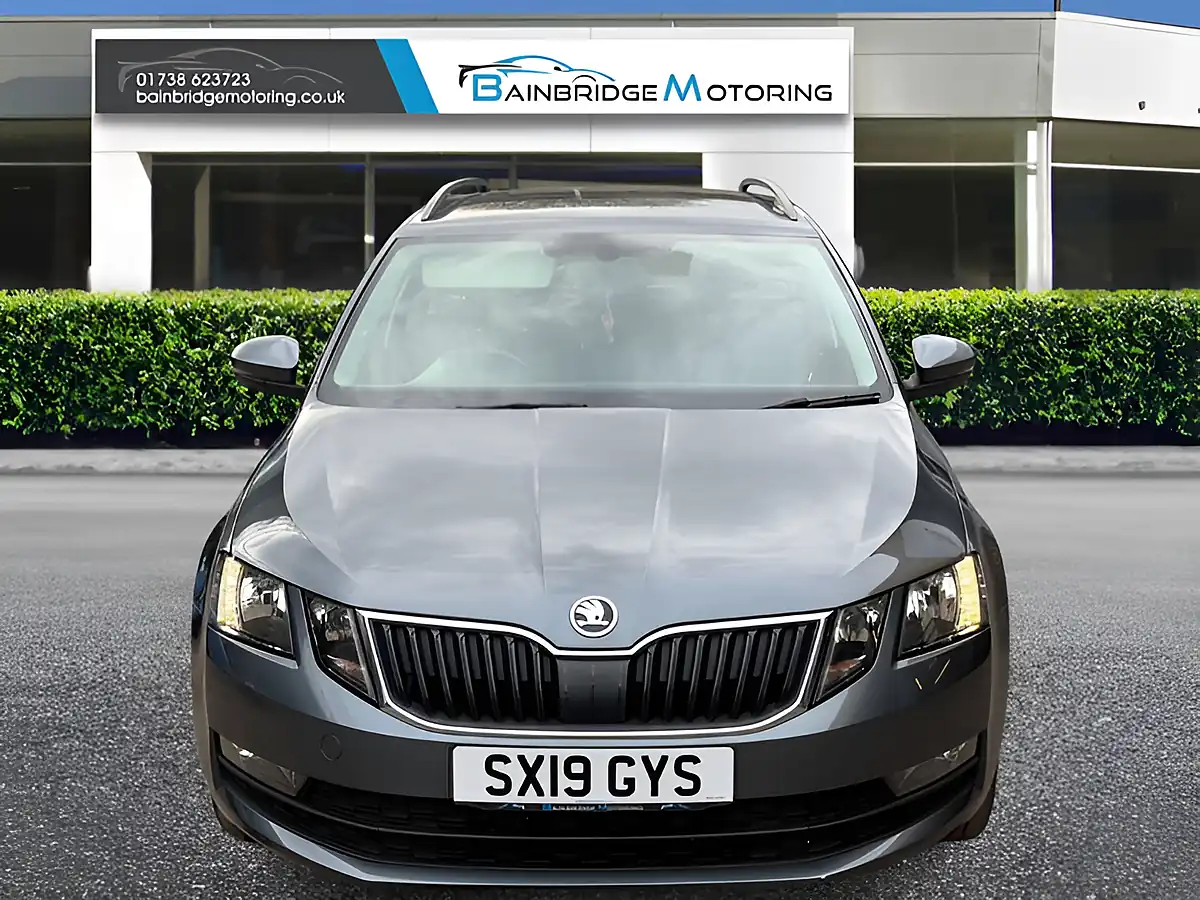 Used 2019 Skoda Octavia Se Grey - Interior and Exterior details 8