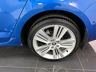 Used 2019 Skoda Octavia Se L Blue - Interior and Exterior details 10