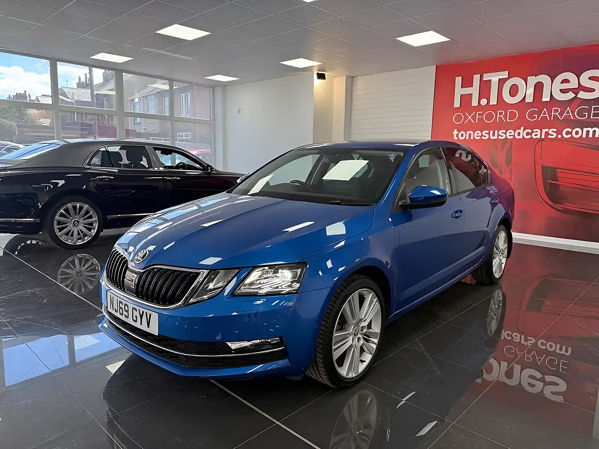 Used 2019 Skoda Octavia Se L Blue - Interior and Exterior details 12