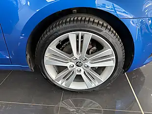 Used 2019 Skoda Octavia Se L Blue - Interior and Exterior details 13