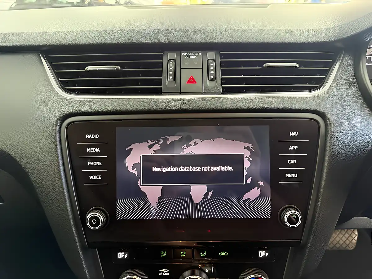 Used 2019 Skoda Octavia Se L Blue - Interior and Exterior details 17