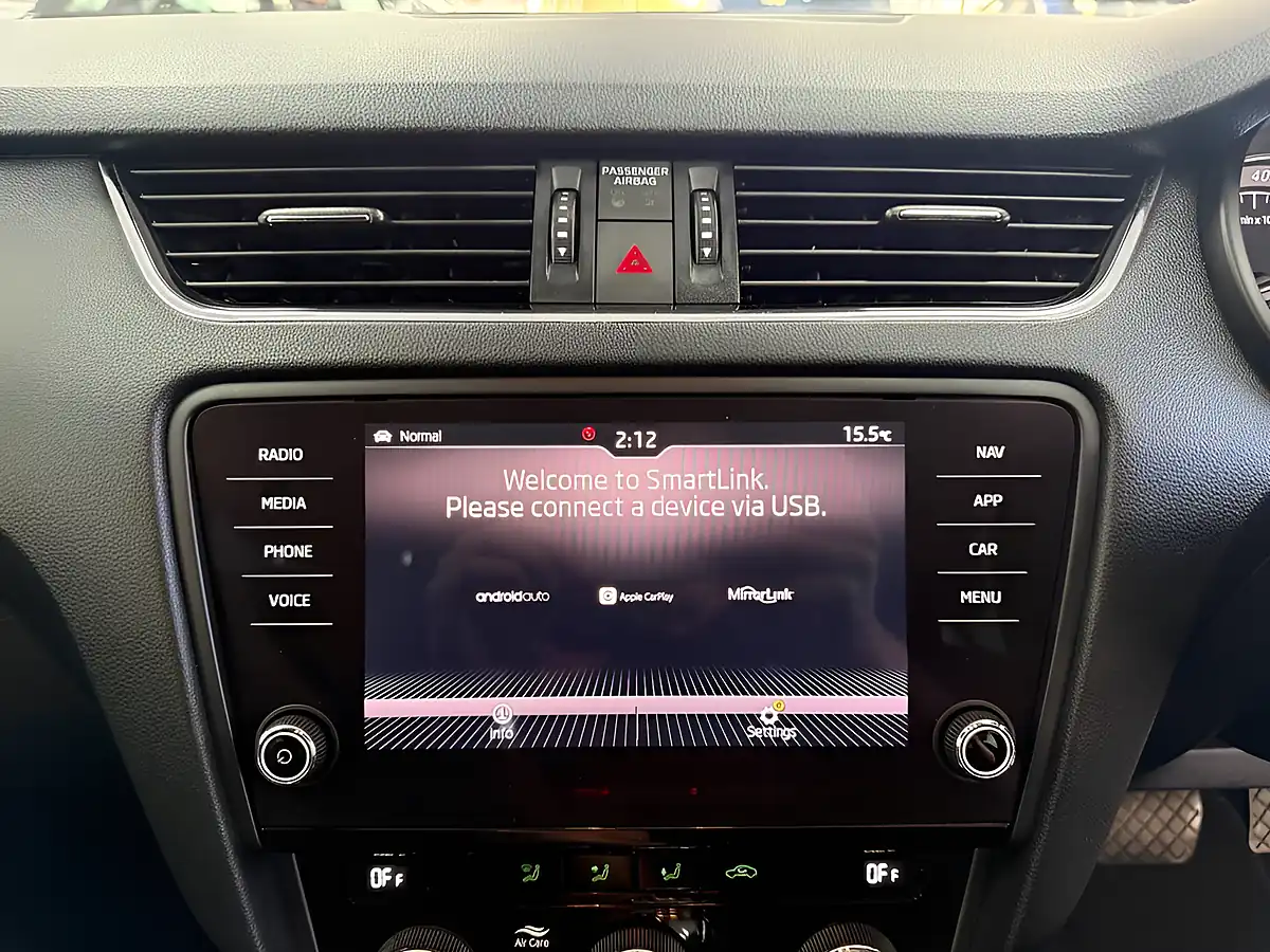 Used 2019 Skoda Octavia Se L Blue - Interior and Exterior details 18