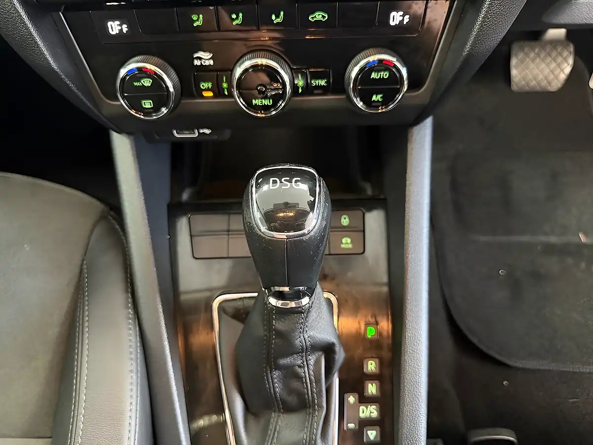 Used 2019 Skoda Octavia Se L Blue - Interior and Exterior details 19