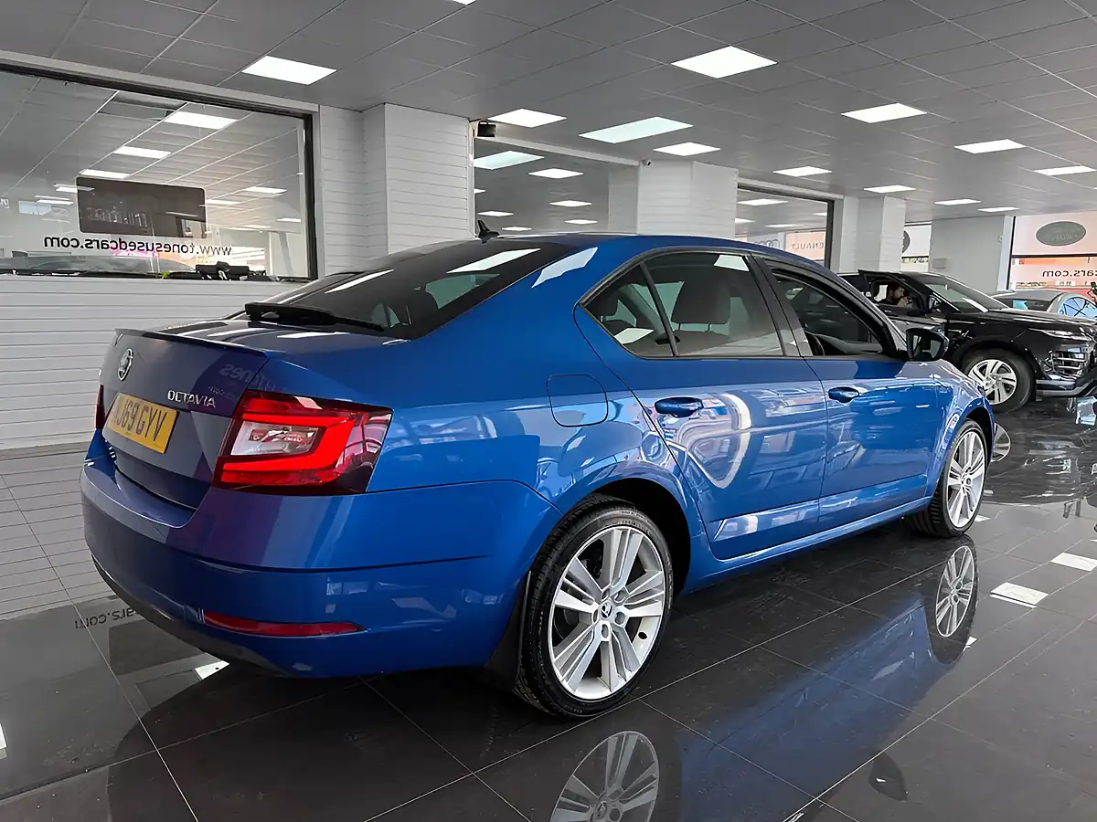 Used 2019 Skoda Octavia Se L Blue - Interior and Exterior details 2