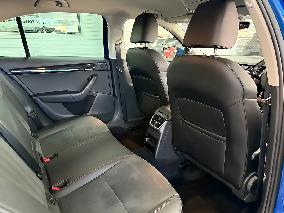 Used 2019 Skoda Octavia Se L Blue - Interior and Exterior details 4