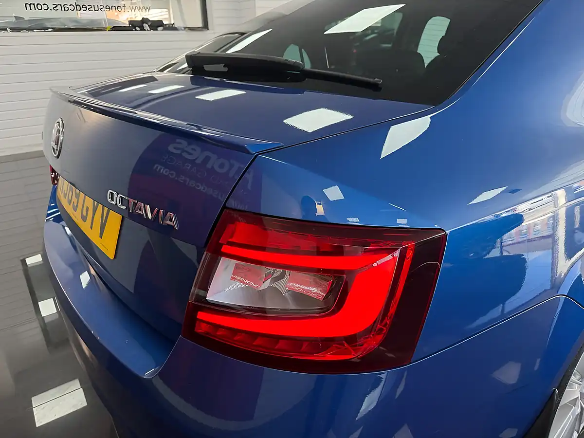 Used 2019 Skoda Octavia Se L Blue - Interior and Exterior details 7