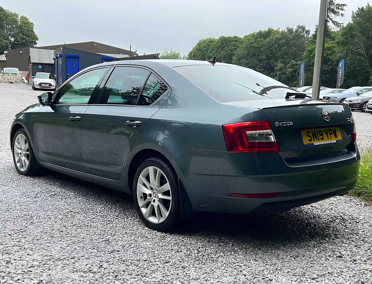 Used 2019 Skoda Octavia Se L Grey - Interior and Exterior details 5
