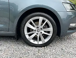 Used 2019 Skoda Octavia Se L Grey - Interior and Exterior details 9