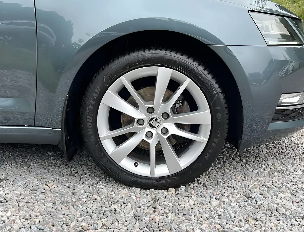 Used 2019 Skoda Octavia Se L Grey - Interior and Exterior details 9