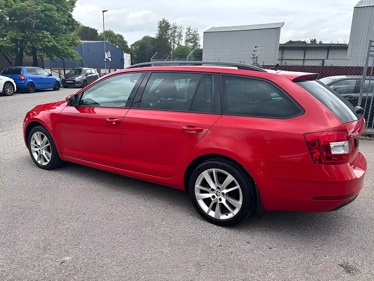Used 2019 Skoda Octavia Se L Red - Interior and Exterior details 10