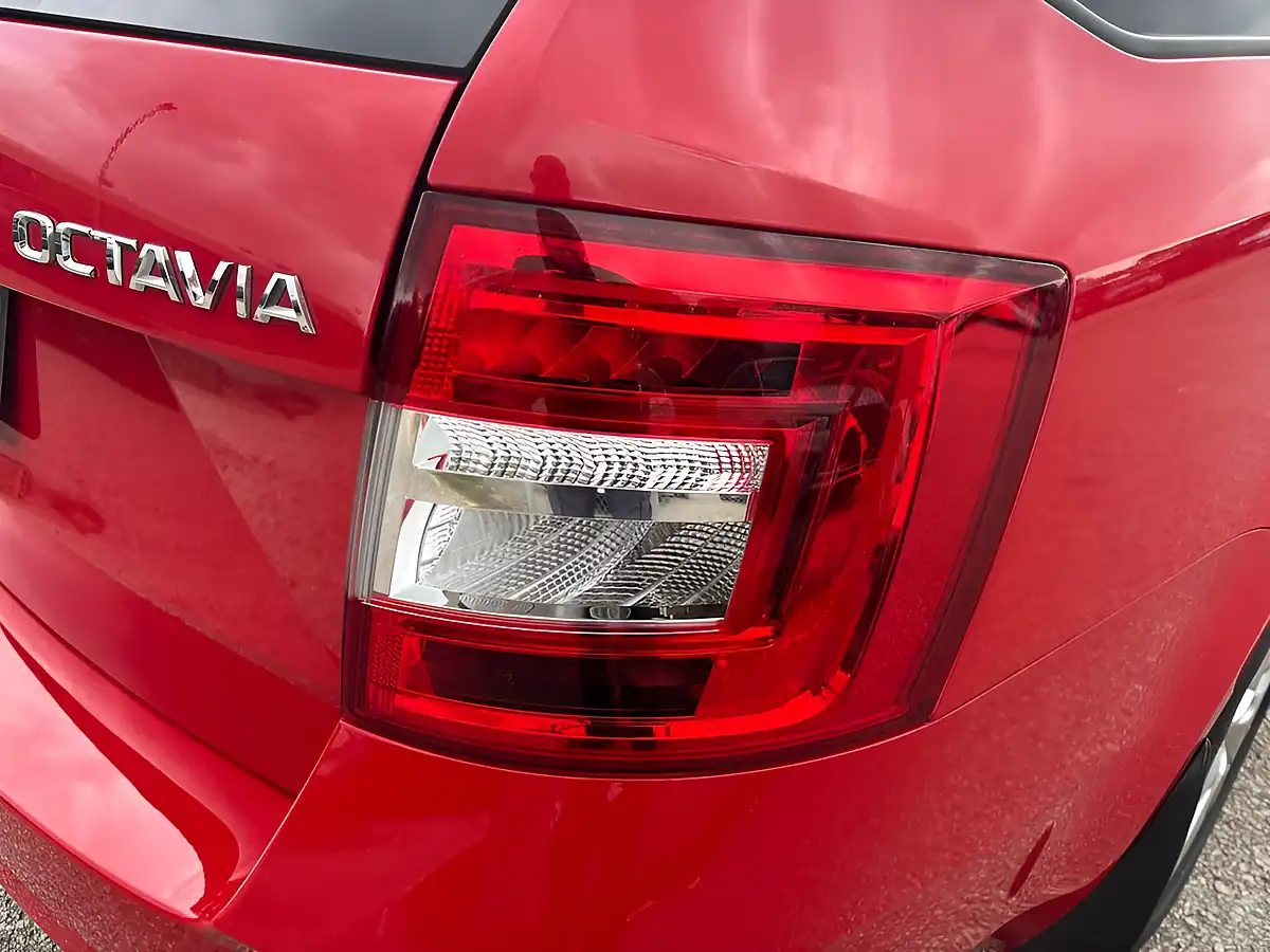 Used 2019 Skoda Octavia Se L Red - Interior and Exterior details 17