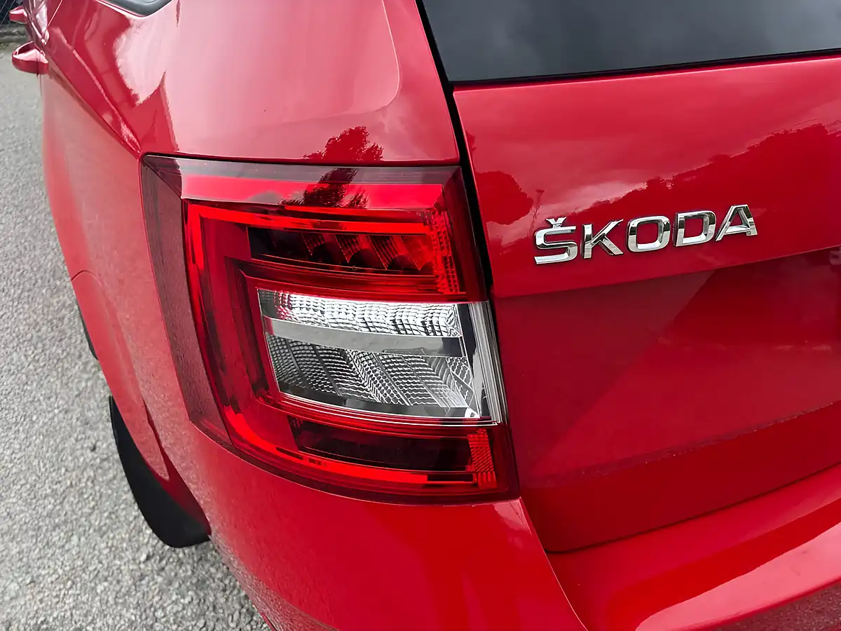 Used 2019 Skoda Octavia Se L Red - Interior and Exterior details 18