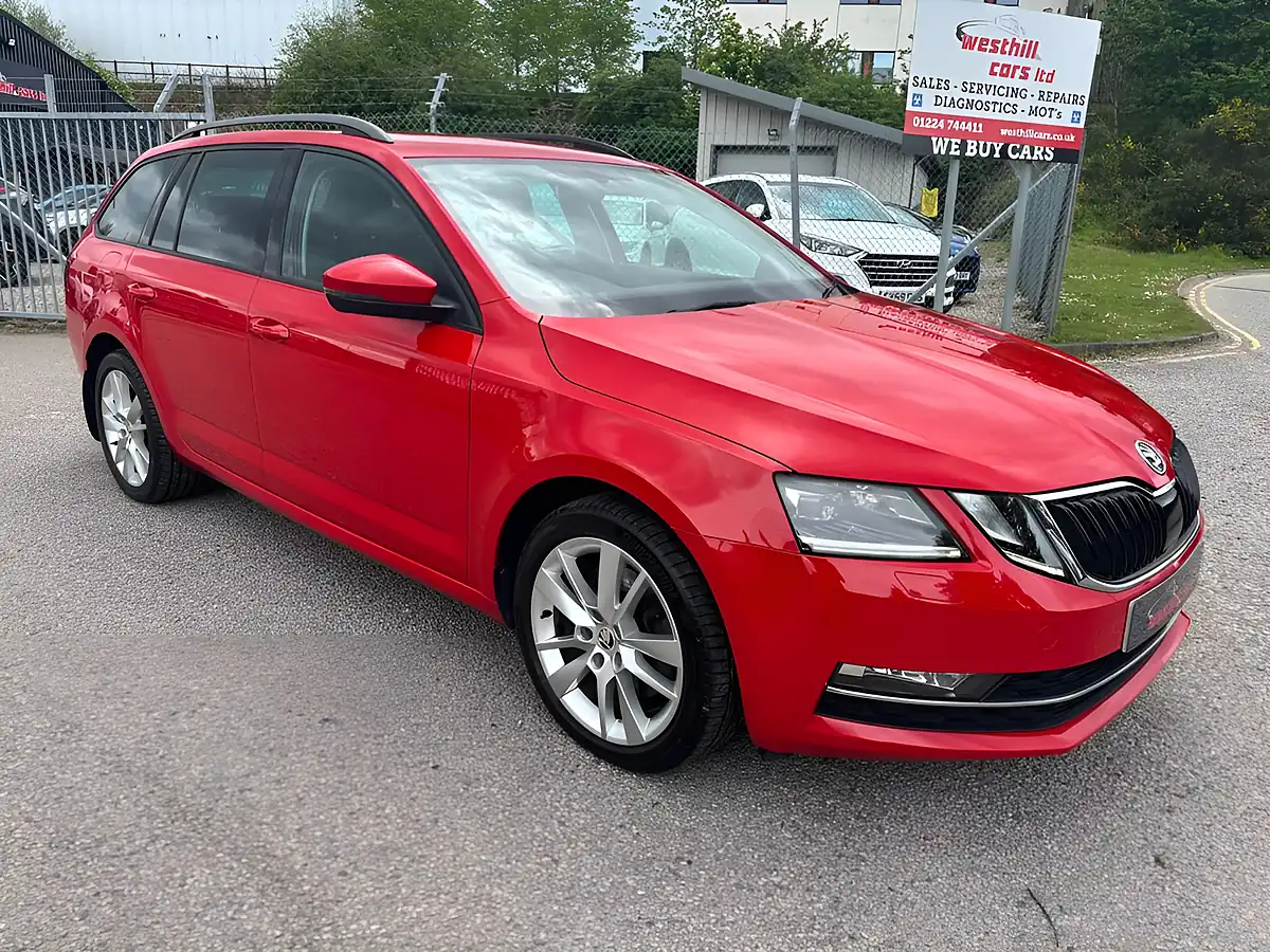 Used 2019 Skoda Octavia Se L Red - Interior and Exterior details 4