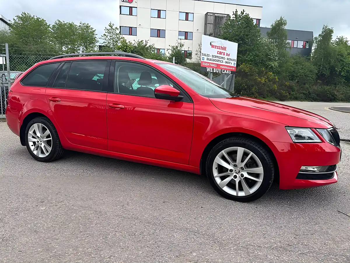 Used 2019 Skoda Octavia Se L Red - Interior and Exterior details 6