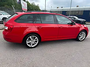 Used 2019 Skoda Octavia Se L Red - Interior and Exterior details 7