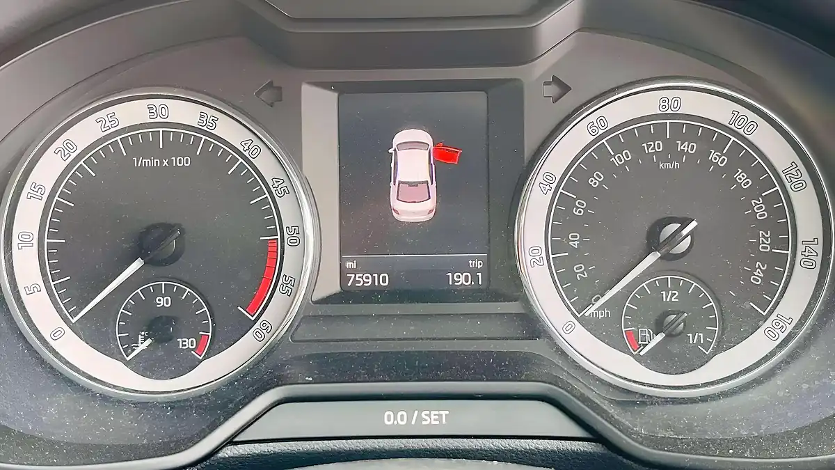 Used 2019 Skoda Octavia Se L Silver - Interior and Exterior details 10