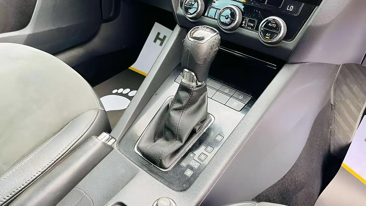 Used 2019 Skoda Octavia Se L Silver - Interior and Exterior details 14