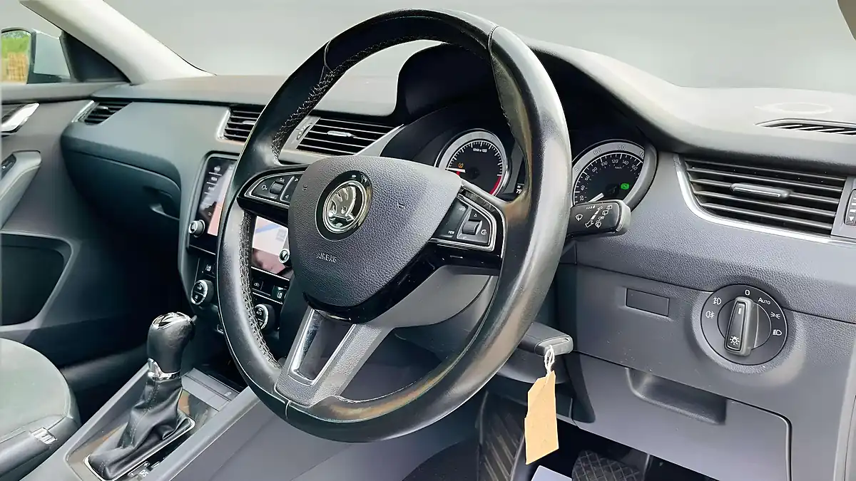 Used 2019 Skoda Octavia Se L Silver - Interior and Exterior details 15
