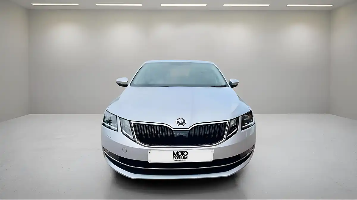 Used 2019 Skoda Octavia Se L Silver - Interior and Exterior details 3