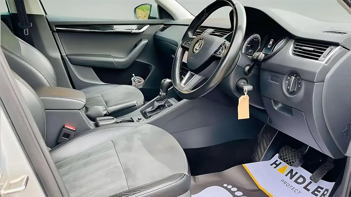 Used 2019 Skoda Octavia Se L Silver - Interior and Exterior details 7