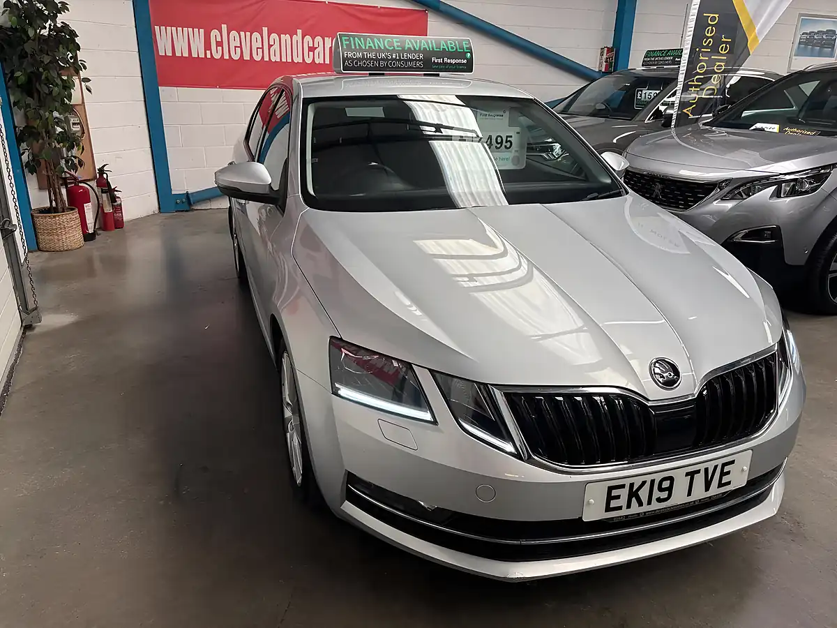 Used 2019 Skoda Octavia Se L Silver - Interior and Exterior details 10
