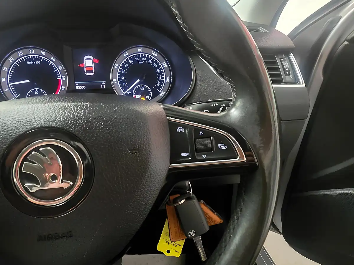 Used 2019 Skoda Octavia Se L Silver - Interior and Exterior details 16