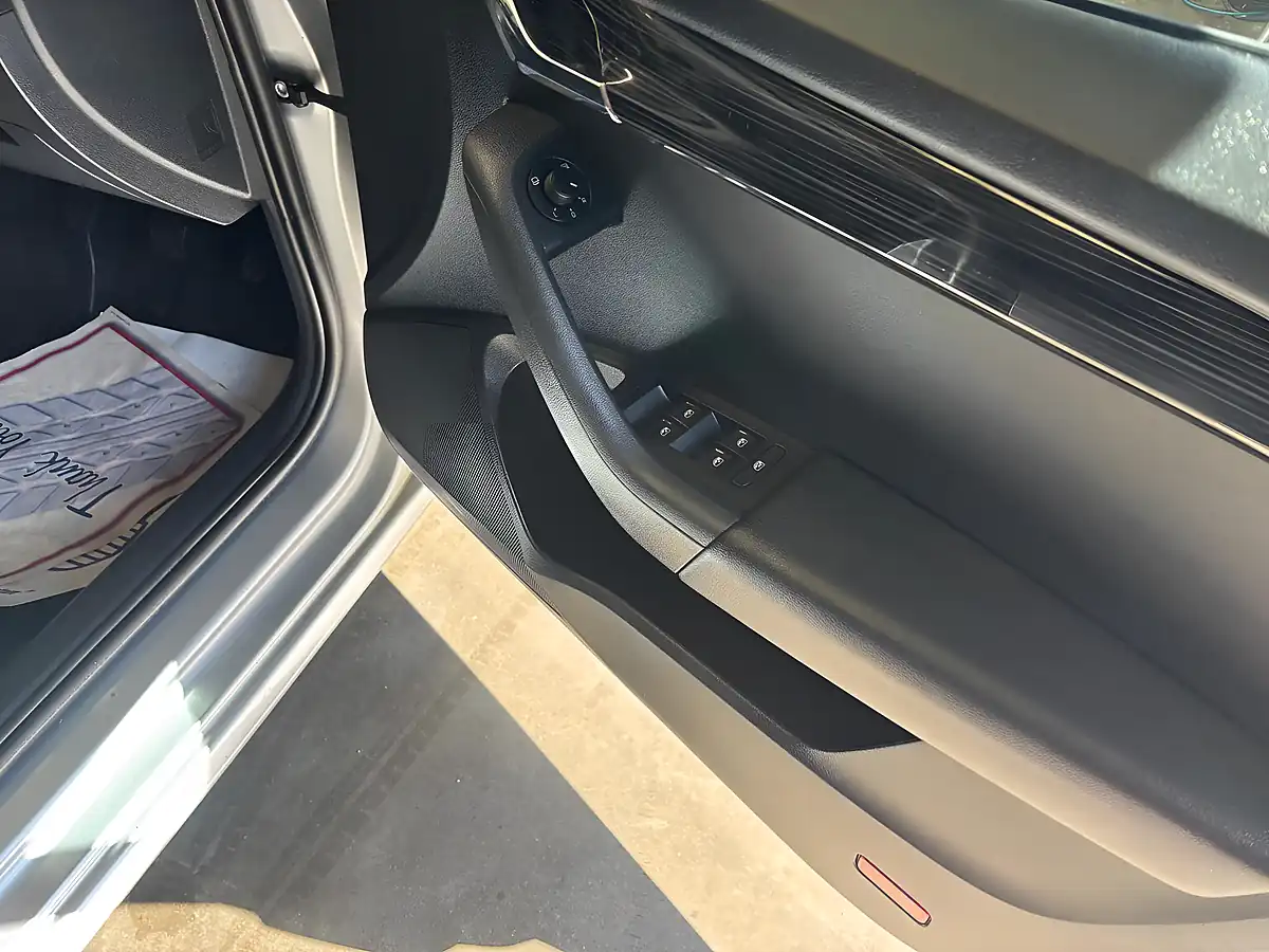 Used 2019 Skoda Octavia Se L Silver - Interior and Exterior details 18