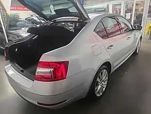 Used 2019 Skoda Octavia Se L Silver - Interior and Exterior details 7