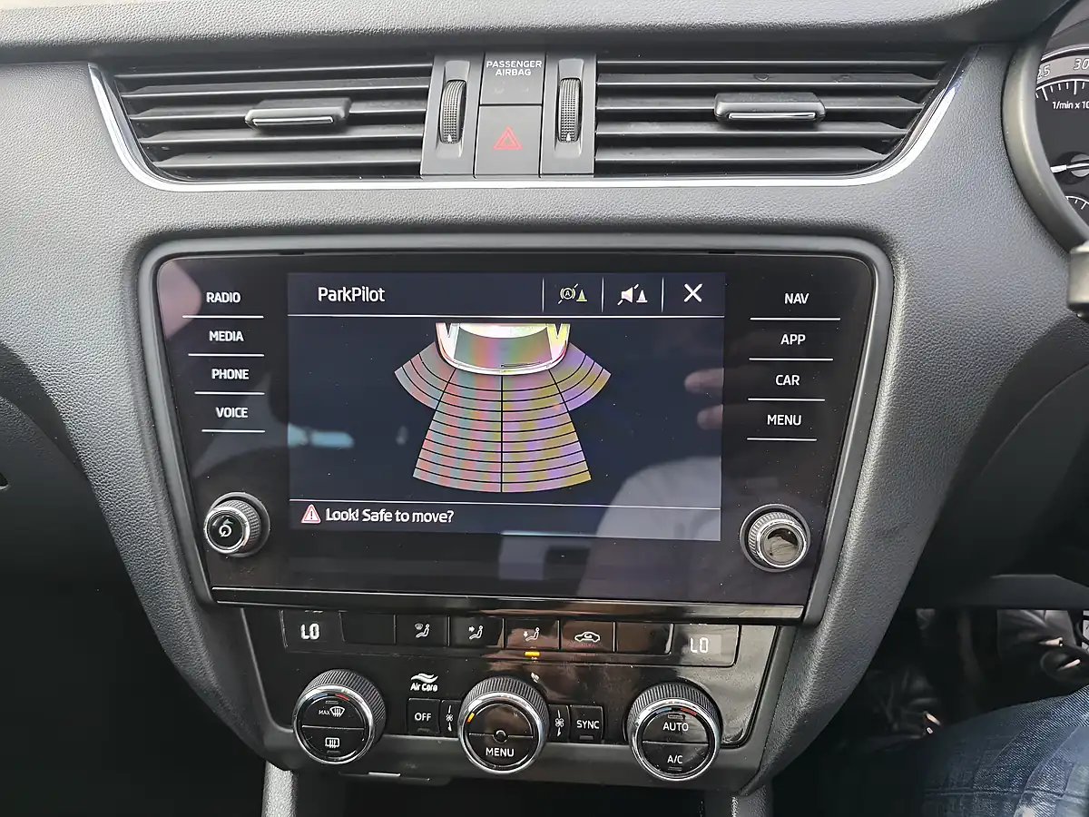 Used 2019 Skoda Octavia Se L Silver - Interior and Exterior details 14