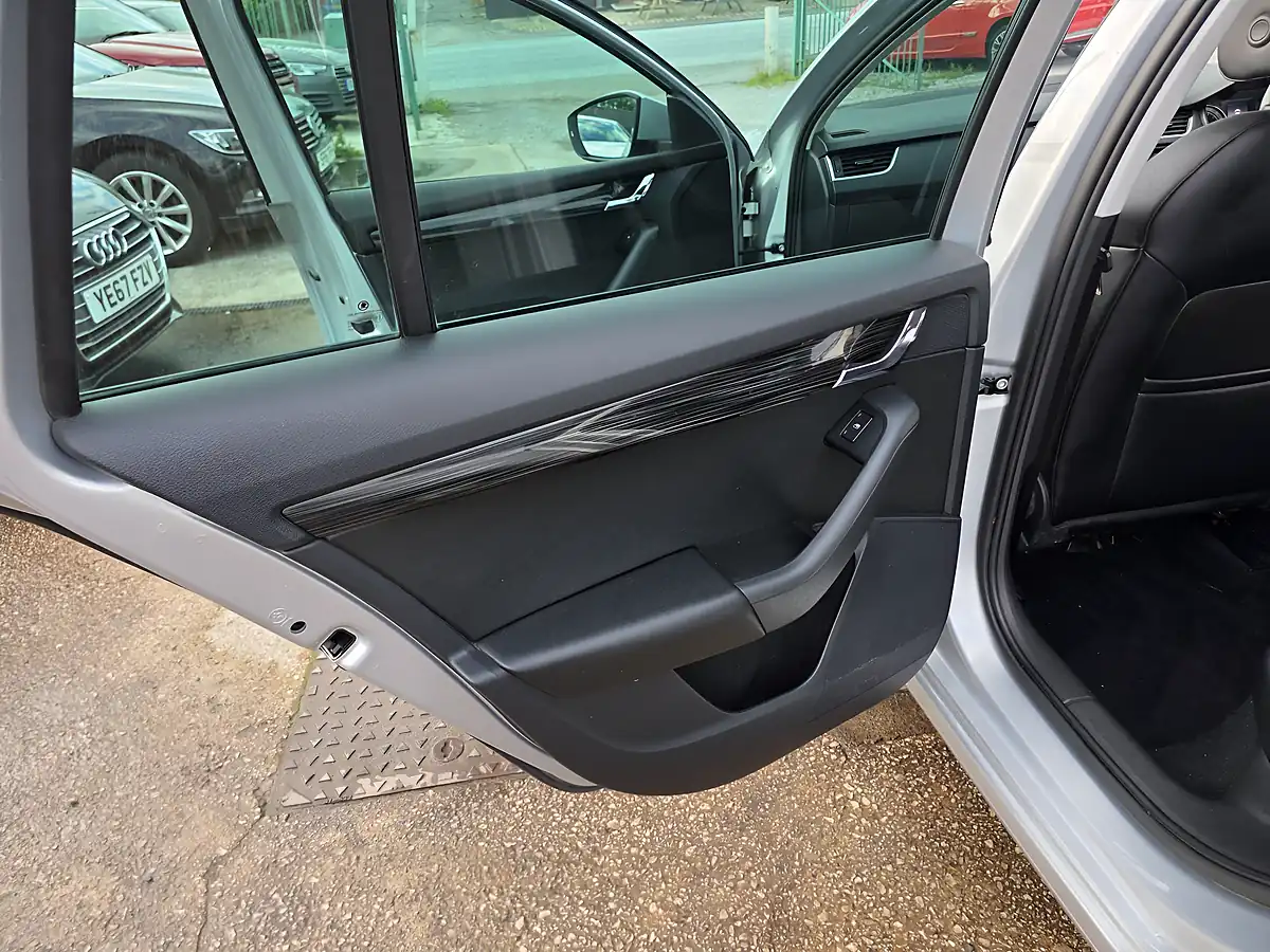 Used 2019 Skoda Octavia Se L Silver - Interior and Exterior details 19