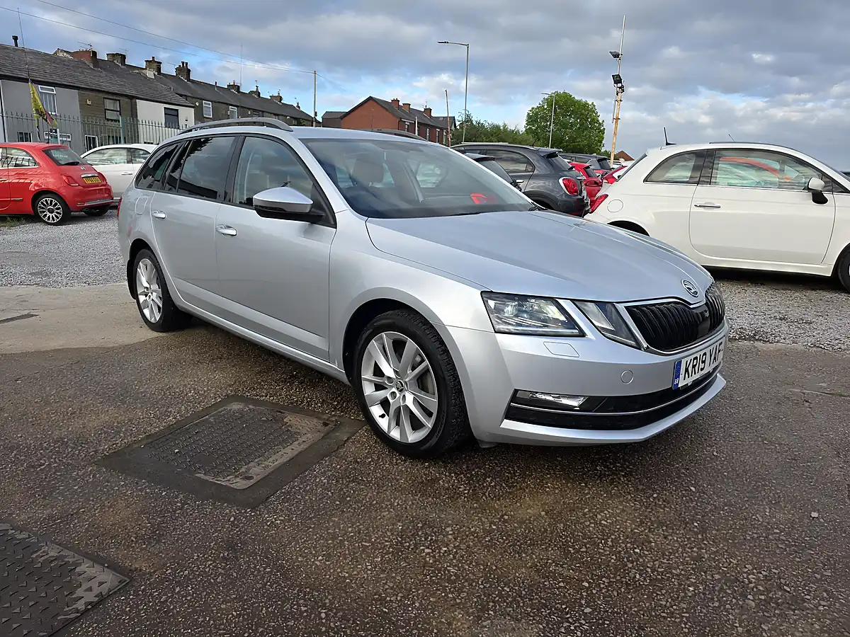Used 2019 Skoda Octavia Se L Silver - Interior and Exterior details 2