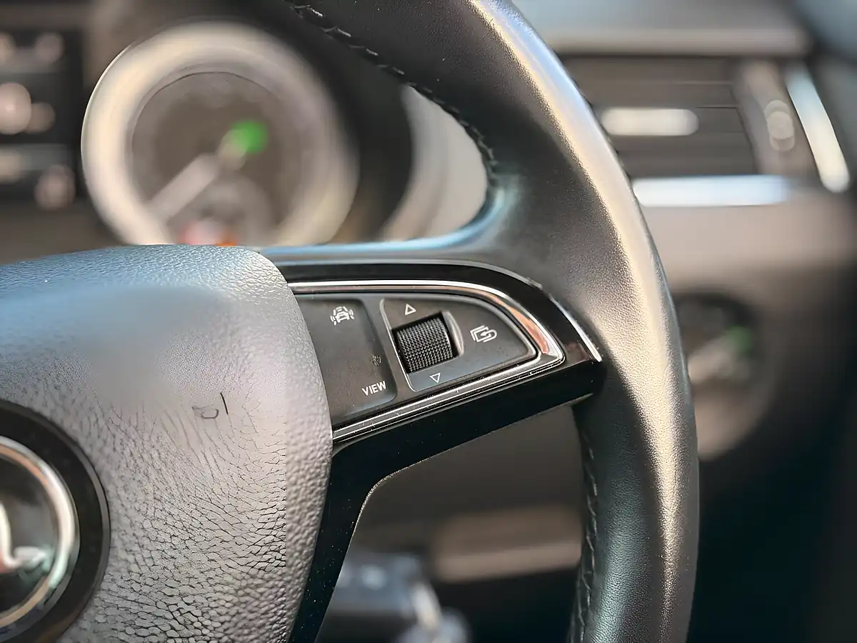 Used 2019 Skoda Octavia Se L Silver - Interior and Exterior details 18