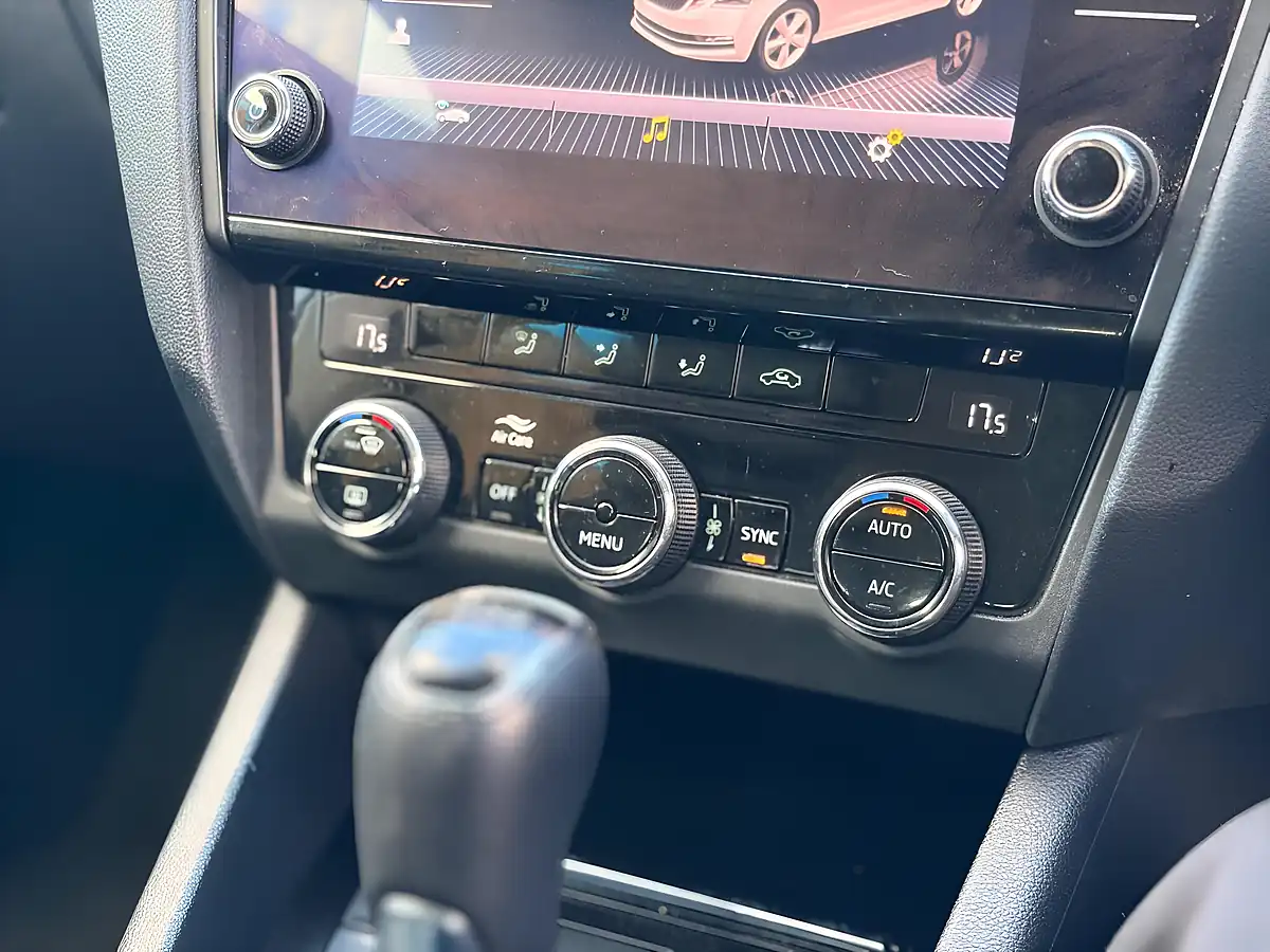 Used 2019 Skoda Octavia Se L Silver - Interior and Exterior details 20