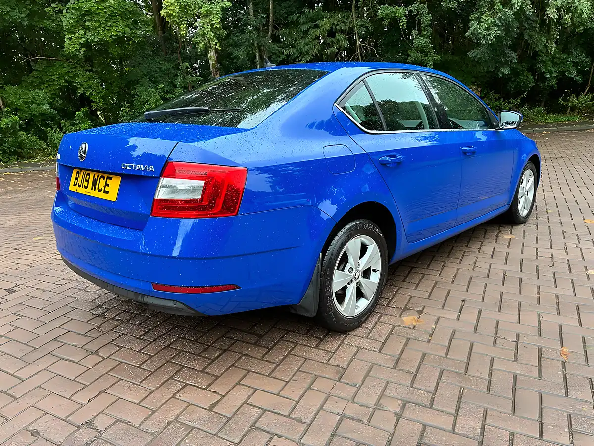 Used 2019 Skoda Octavia Se Technology Blue - Interior and Exterior details 6
