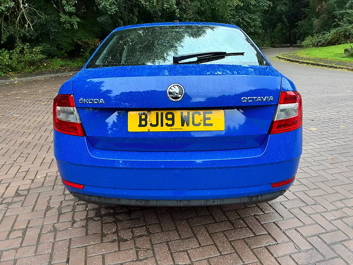 Used 2019 Skoda Octavia Se Technology Blue - Interior and Exterior details 8