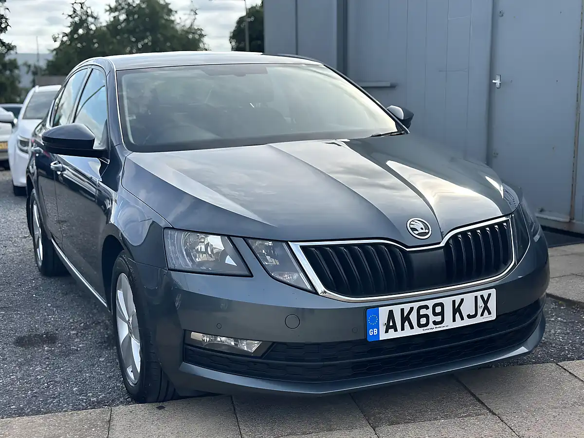 Used 2019 Skoda Octavia Se Technology - Front View