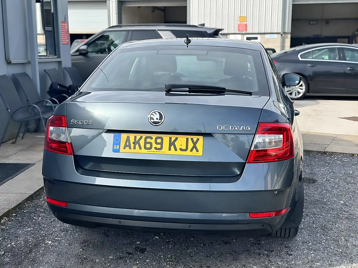 Used 2019 Skoda Octavia Se Technology - Interior and Exterior details 4