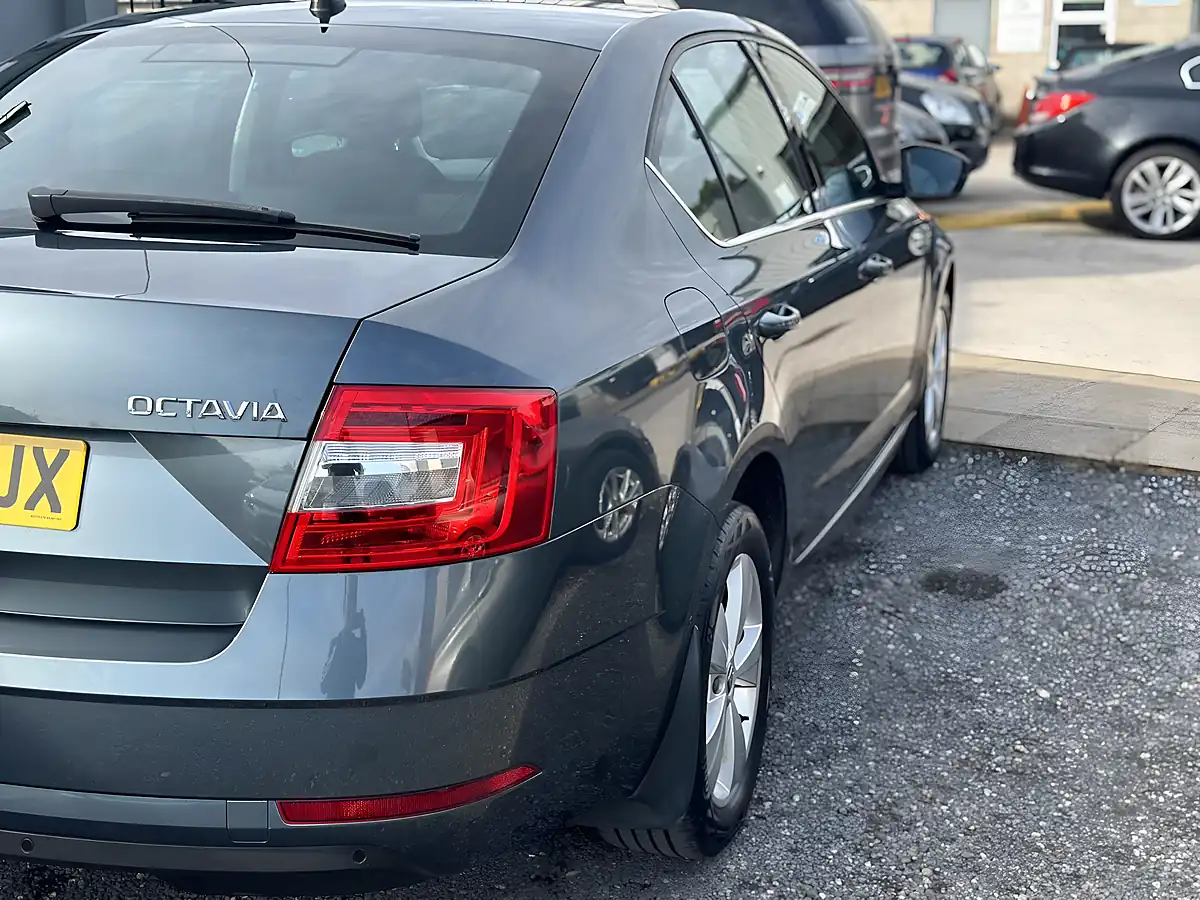 Used 2019 Skoda Octavia Se Technology - Interior and Exterior details 5