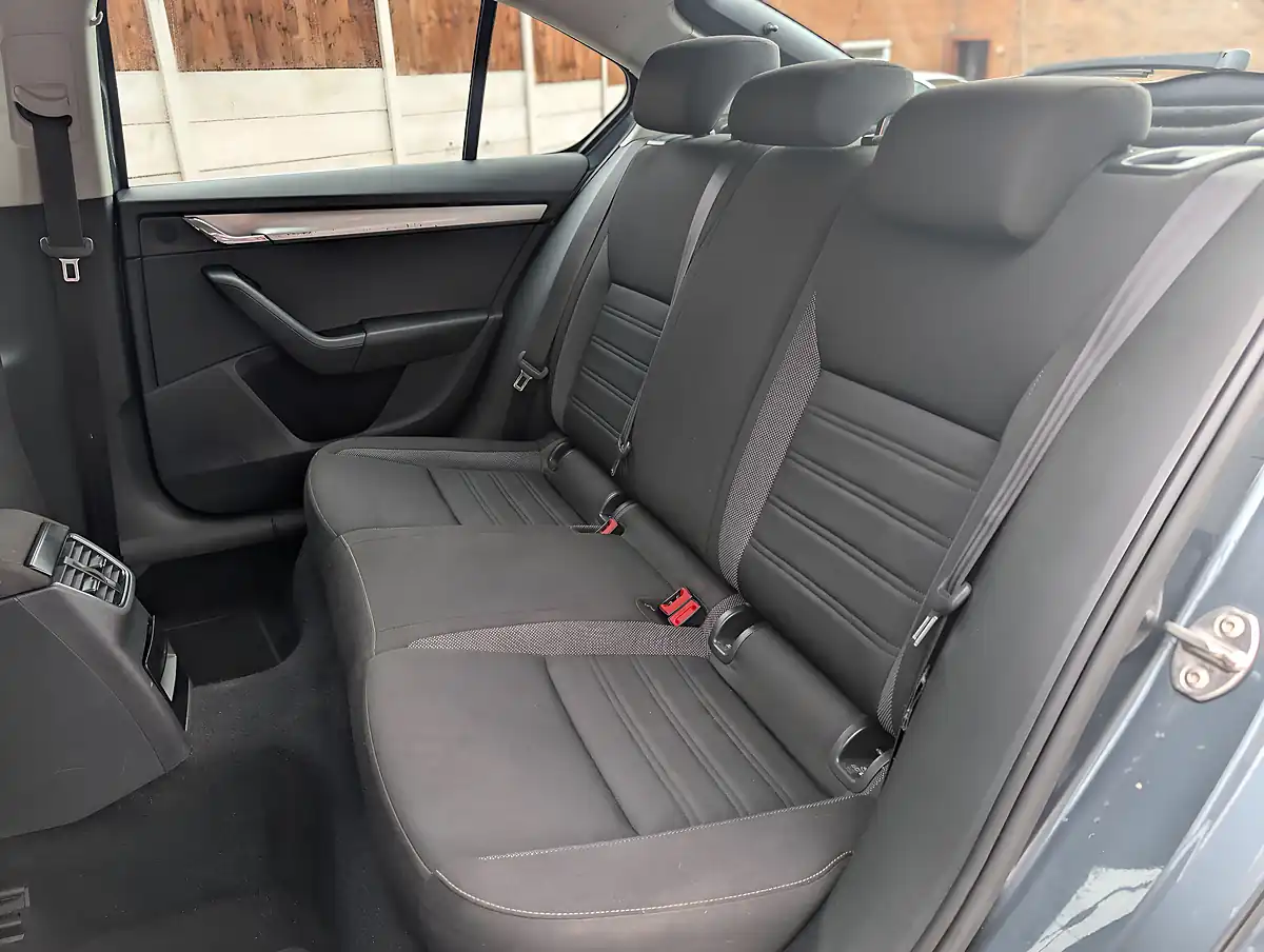 Used 2019 Skoda Octavia Se Technology - Interior and Exterior details 15