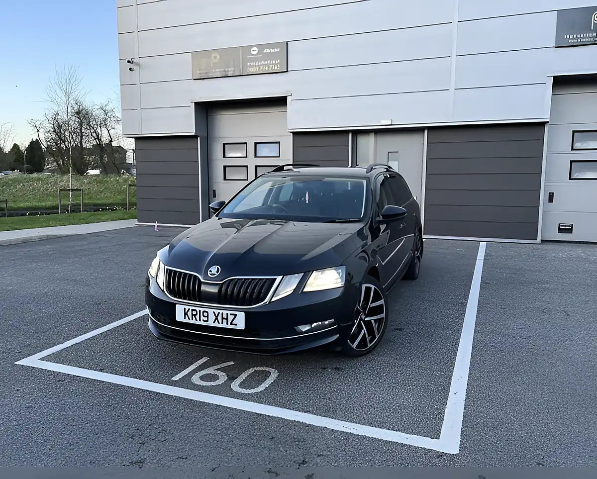 Used 2019 Skoda Octavia VRS (black Pack) Nardo Grey - Interior and Exterior details 8