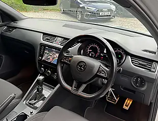 Used 2019 Skoda Octavia VRS Brilliant Silver - Interior and Exterior details 10