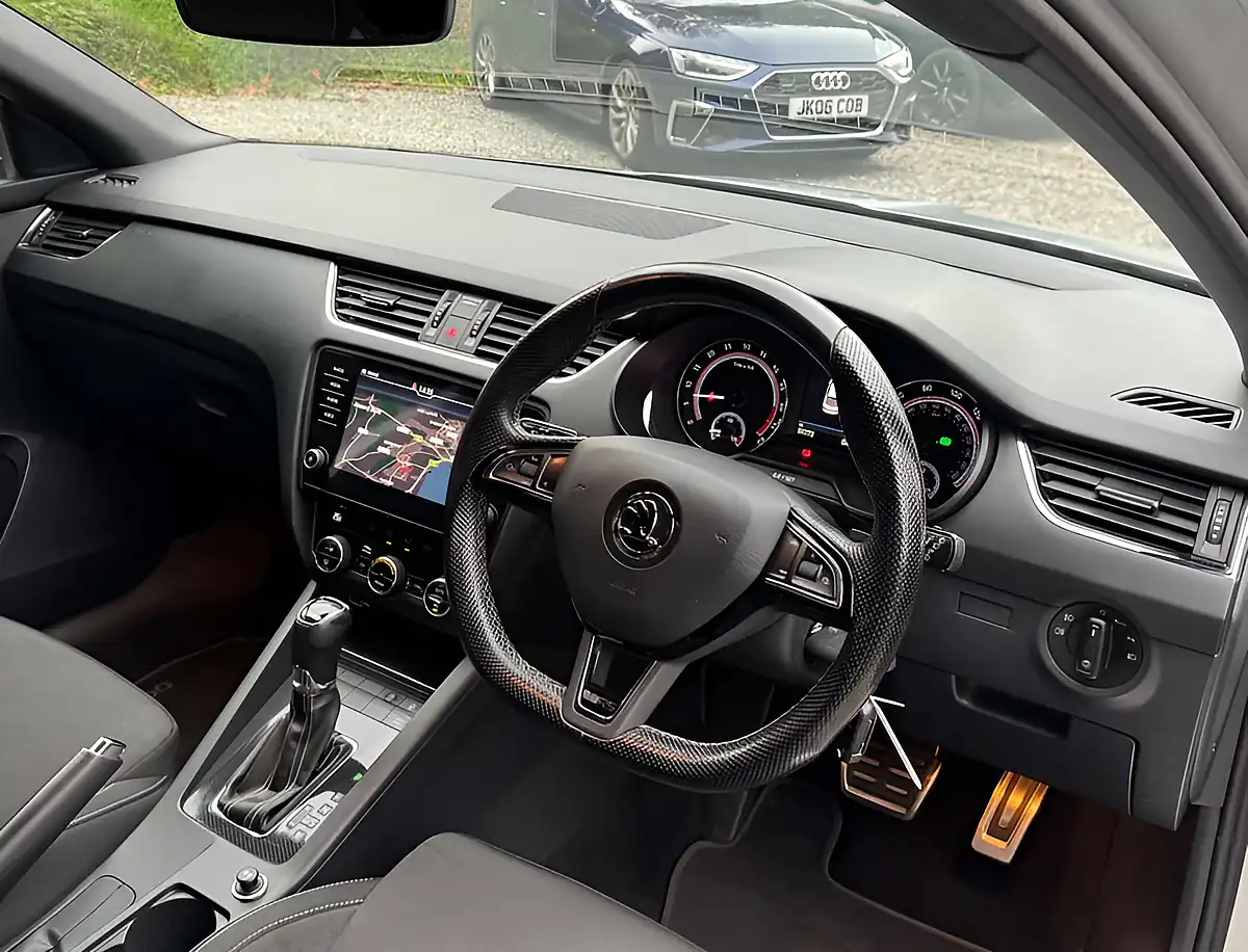 Used 2019 Skoda Octavia VRS Brilliant Silver - Interior and Exterior details 10