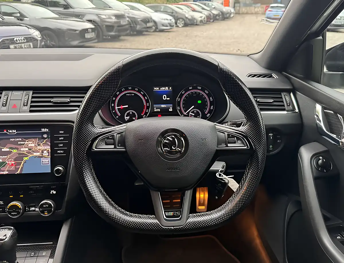 Used 2019 Skoda Octavia VRS Brilliant Silver - Interior and Exterior details 12
