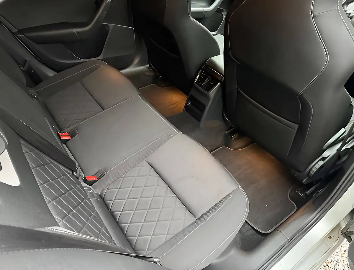 Used 2019 Skoda Octavia VRS Brilliant Silver - Interior and Exterior details 17