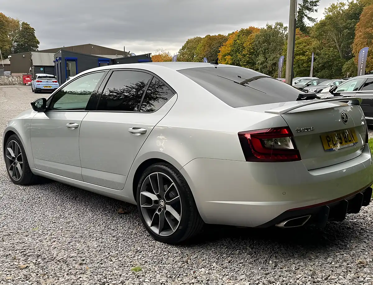 Used 2019 Skoda Octavia VRS Brilliant Silver - Interior and Exterior details 5