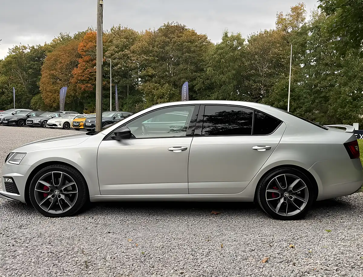 Used 2019 Skoda Octavia VRS Brilliant Silver - Interior and Exterior details 6