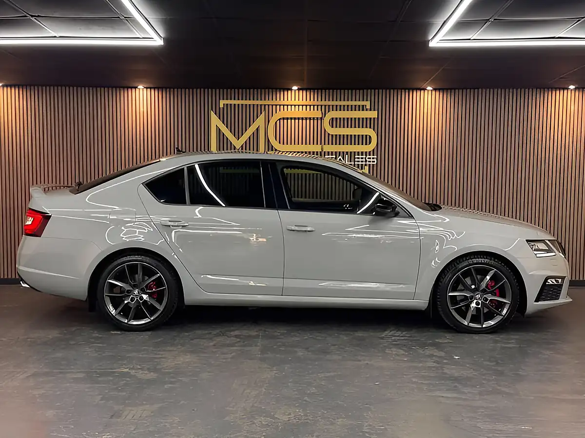 Used 2019 Skoda Octavia VRS Grey - Interior and Exterior details 4