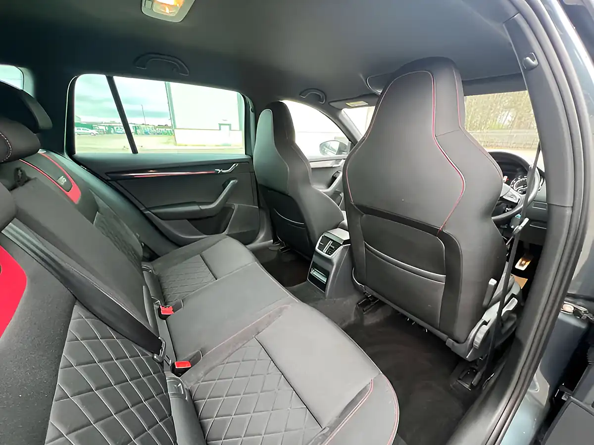 Used 2019 Skoda Octavia VRS Quartz Grey - Interior and Exterior details 19