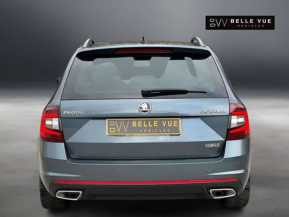 Used 2019 Skoda Octavia VRS Quartz Grey - Interior and Exterior details 5