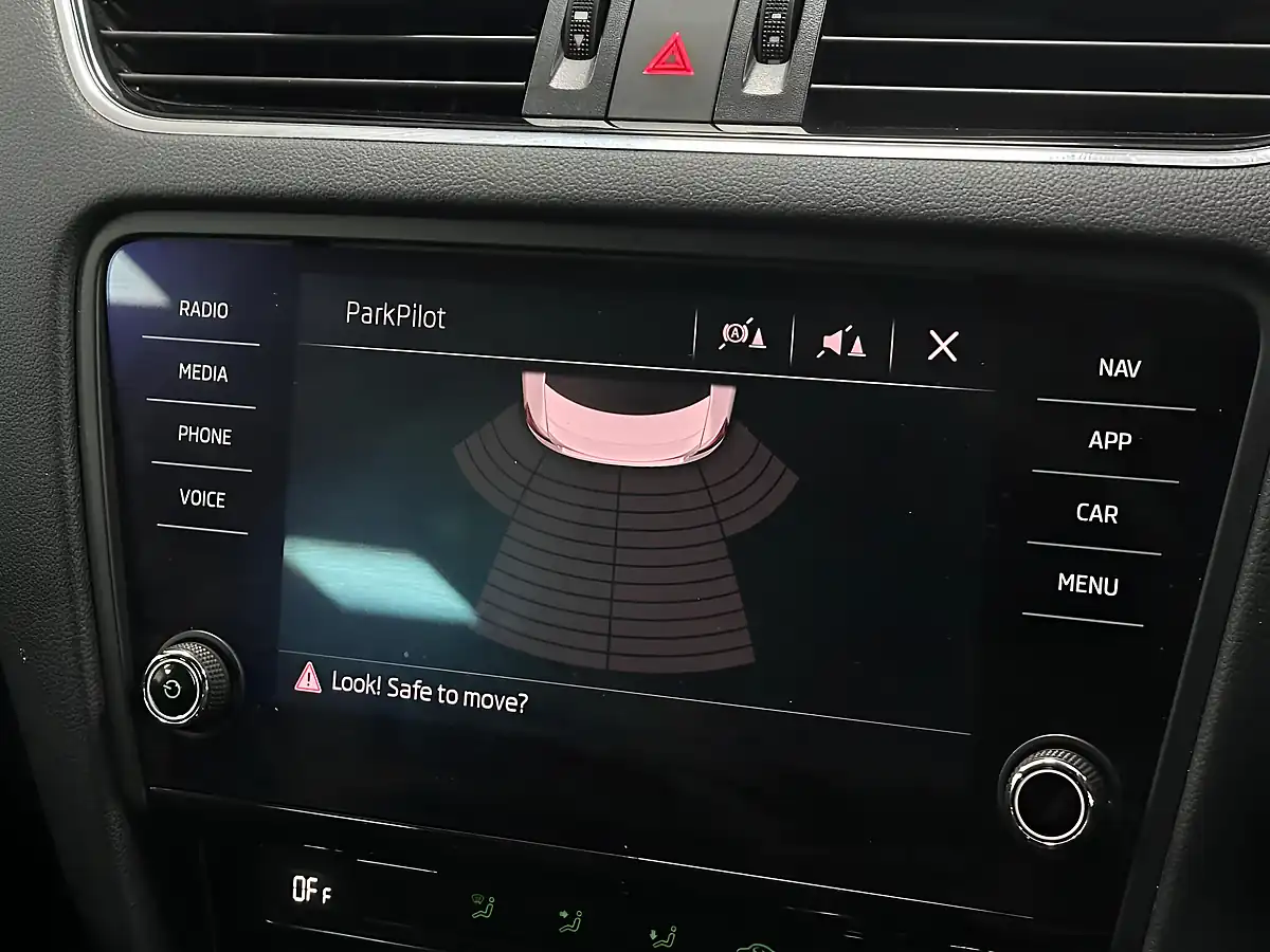 Used 2019 Skoda Octavia VRS Red - Interior and Exterior details 16